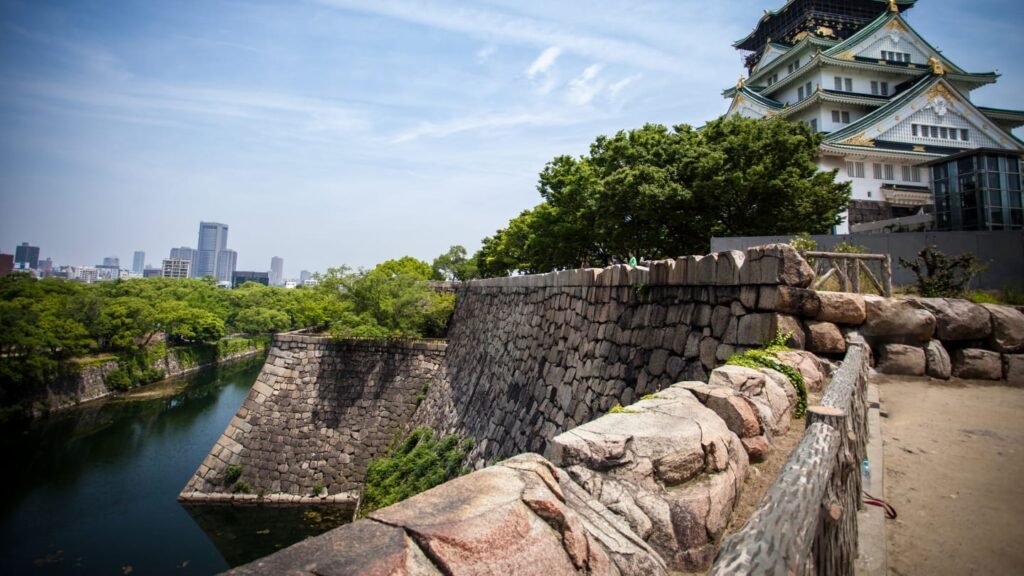 Exploring Osaka Castle and Its Historic Surroundings: A Journey Through Time Exploring Osaka Castle and Its Historic Surroundings: A Journey Through Time