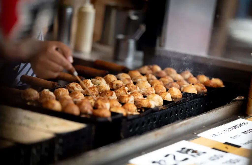 Sizzling Spheres: The Ultimate Guide to Takoyaki in Dotonbori, Osaka 2025 Sizzling Spheres: The Ultimate Guide to Takoyaki in Dotonbori, Osaka 2025